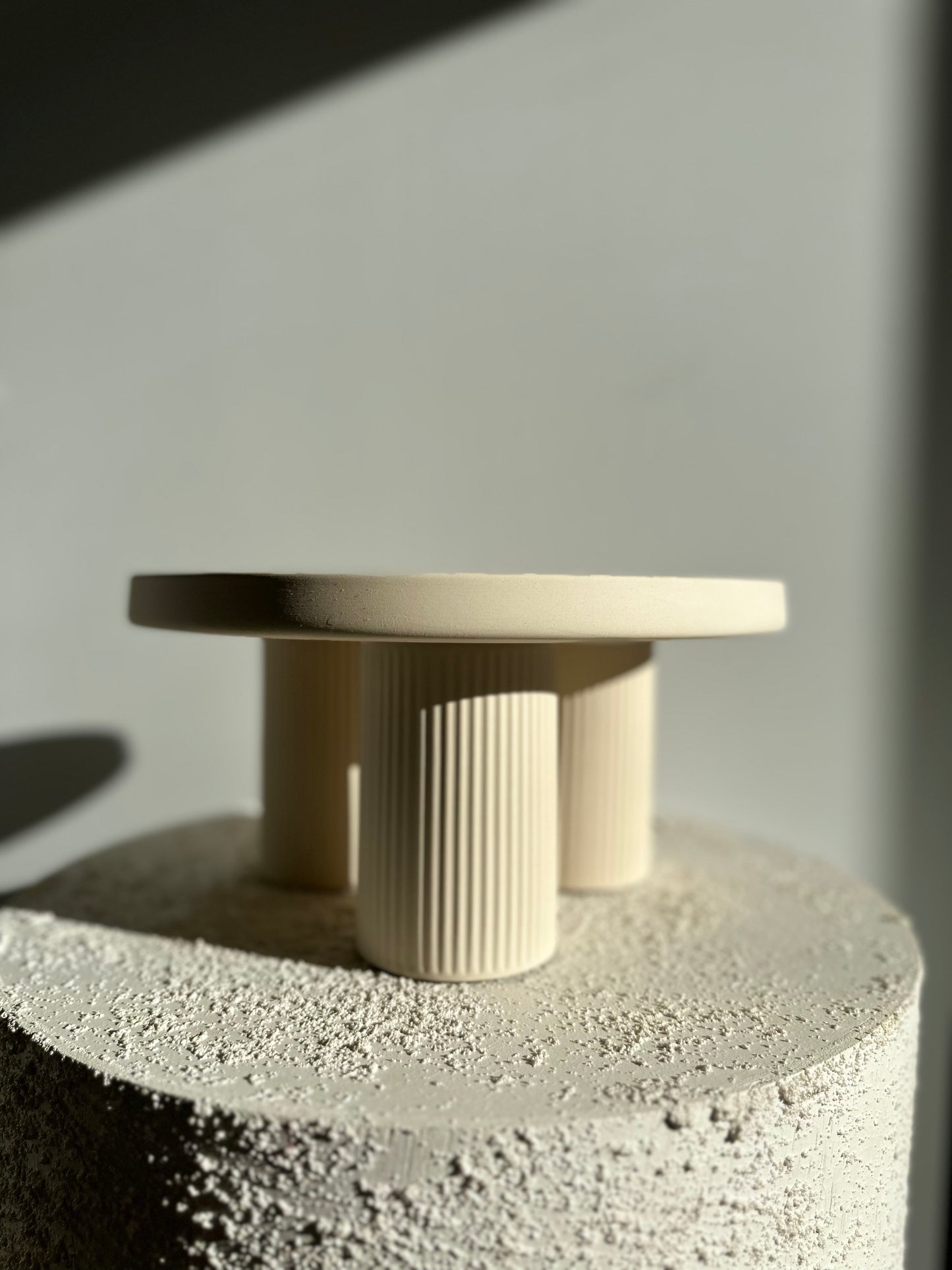 Beige Ripple Cake Stand